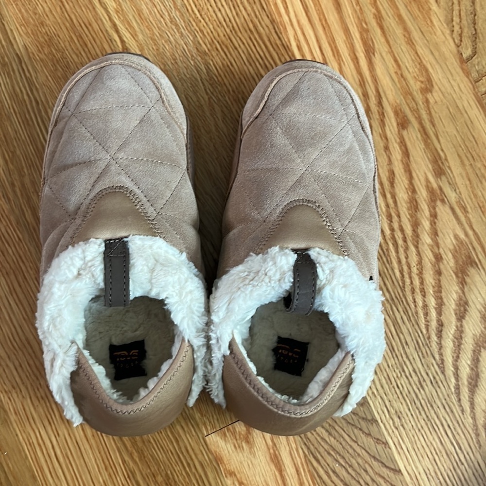 New Teva ReEmber Plushed Slipper Sneaker Size 7 - Picture 13 of 15